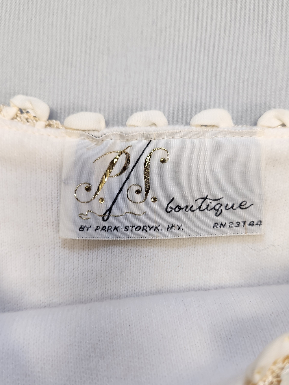 P.S Boutique VTG Sleeveless Sequined Shell Top Ivory Lined Vintage ‘60s Sz Small - Picture 3 of 6